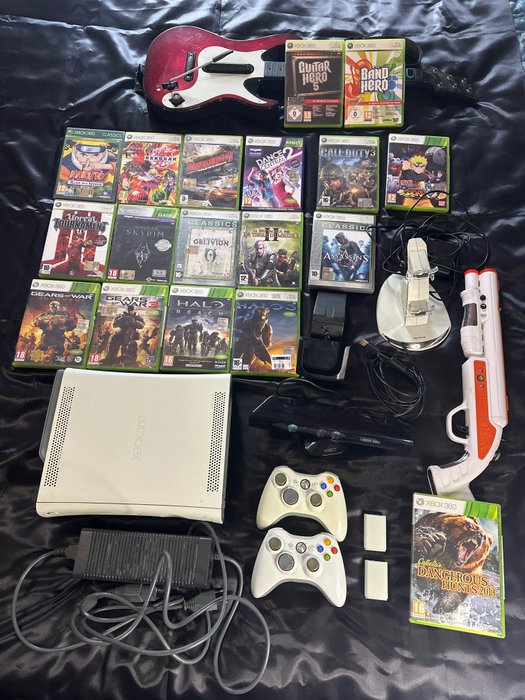 Microsoft Xbox 360 - Setti jossa videopelikonsoli ja pelejä