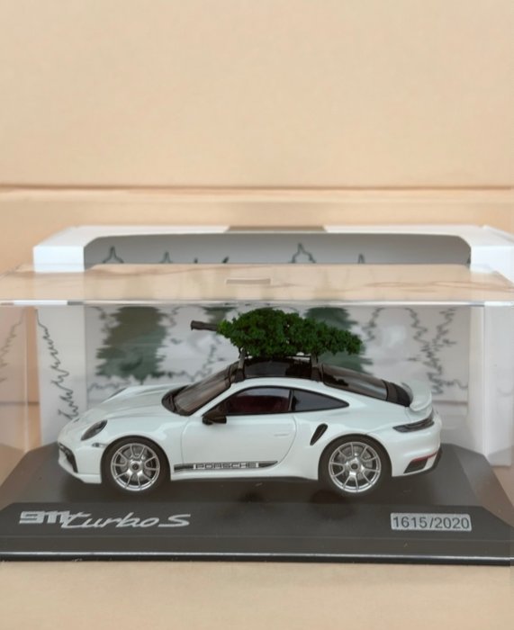 MiniChamps 1:43 - 1 - 模型運動車 - Porsche 911 Turbo S - 992
