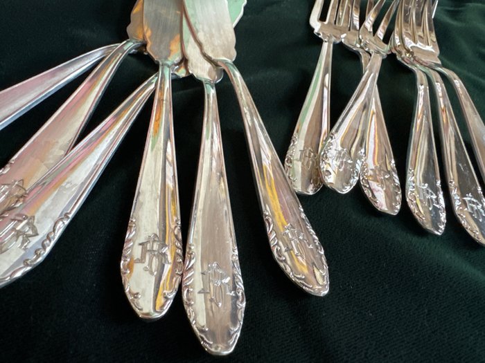 Meneses - Set tacâmuri pentru pește (12) - Modelul „Victorie” - Placat cu argint