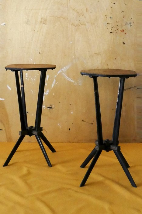 边桌 (2) - 木, 铁（铸）
