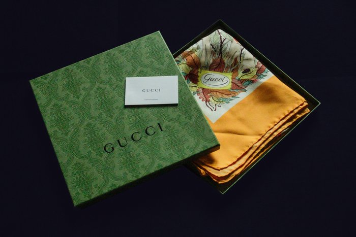 Gucci - 印图开司米围巾