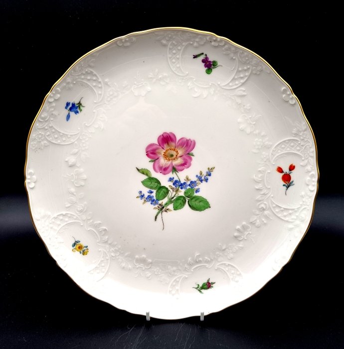 Meissen - Serviciu de masă - Decor floral exclusiv farfurie XL în relief aproximativ 31 cm - Porțelan