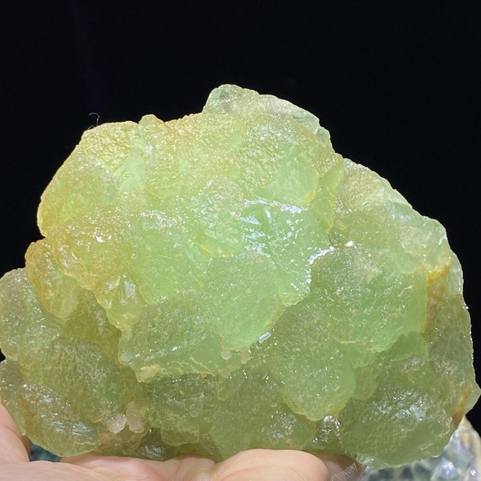 Ημιδιαφανής πράσινος φθορίτης - Ύψος: 145 mm - Πλάτος: 114 mm- 1079 g