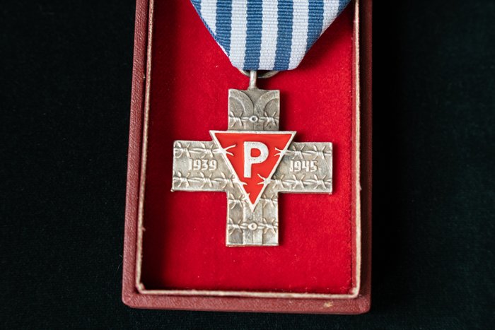 Polen - Medaille - Auschwitz Cross with box