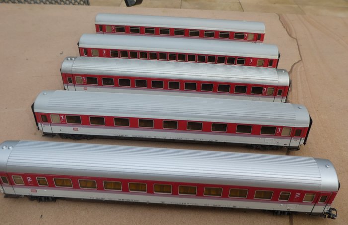 Märklin H0 - 4226/4227/4248/4285/4286 - 模型客運火車 (5) - 5節IC車廂，附內部配件 - DB