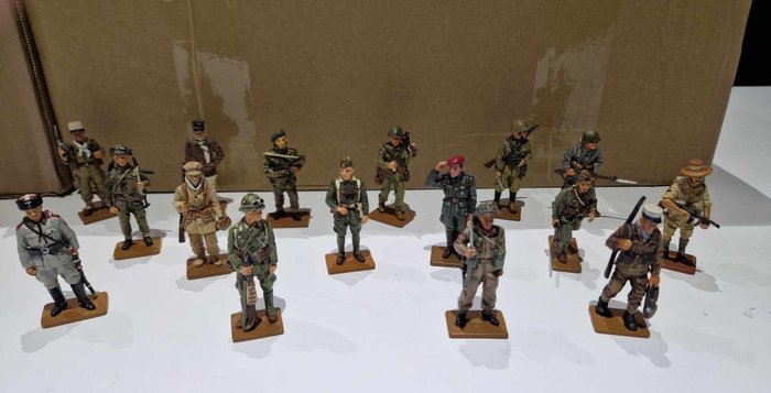 Del Prado  - Juguete de hojalata 15x Soldats WW2 - 2000 - 2010 - Asia