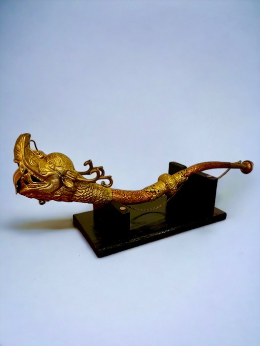 Corne de dragon de cérémonie - 51cm - Dbang Boussier - Tibet  (Sans Prix de Réserve)