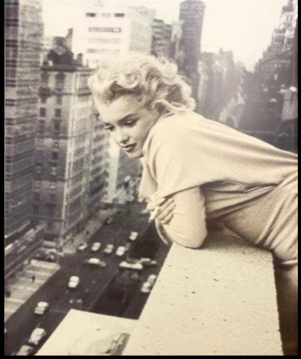 Ed Feingersh - Marylin Monroe on the rooftop