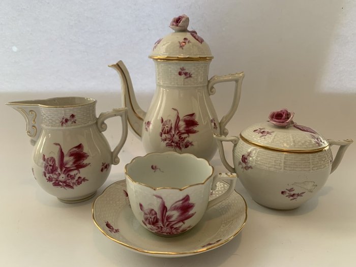 Herend - Coffee service (4) - HEREND Apponyi Chinese Bouquet Pattern, Rose Knobs - Porcelain