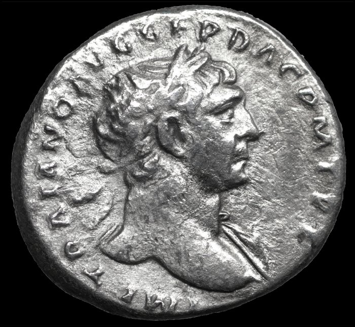 Romerska riket. Trajan (AD 98-117). Denarius "Powerul Portrait" Felicitas