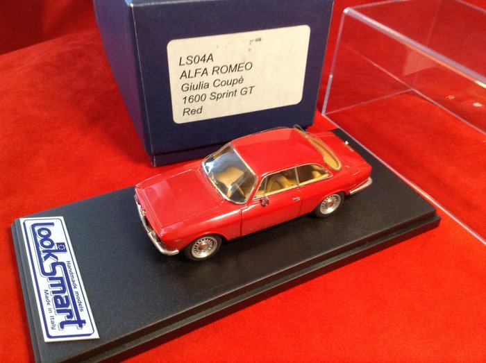 Look Smart 1:43 - 1 - Kilpa-auton pienoismalli - ref. #LS04A Alfa Romeo Giulia Coupé 1600 Sprint GT 1970 - tehtaalla rakennettu