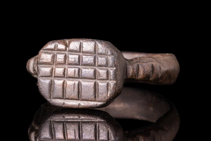 中世紀前期 網紋青銅戒指  (沒有保留價)