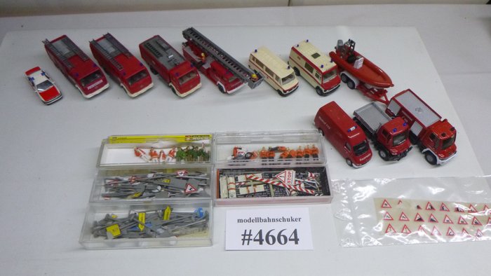 Herpa, Kibri, Preiser, Wiking, Schuco H0 - Train miniature (120) - Figurines de pompiers et véhicules de secours, panneaux et accessoires - #4664