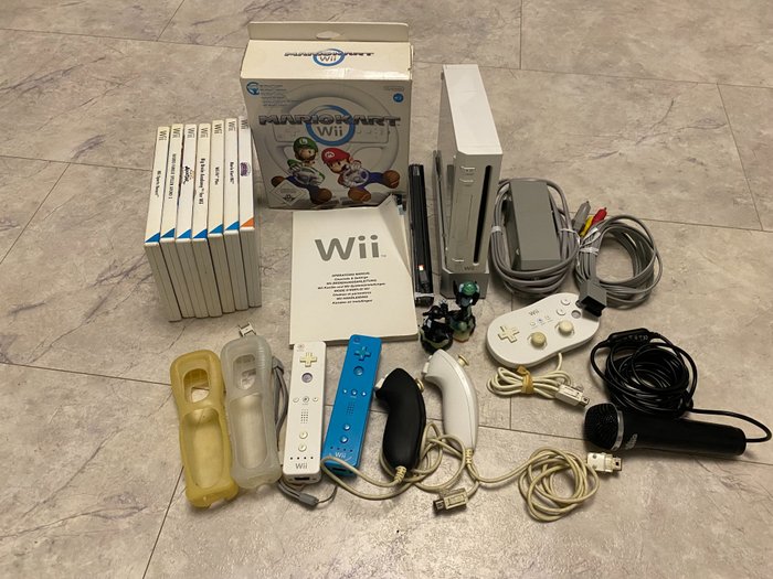 Nintendo - Wii + accessoires and 7 videogames - Videospilkonsol