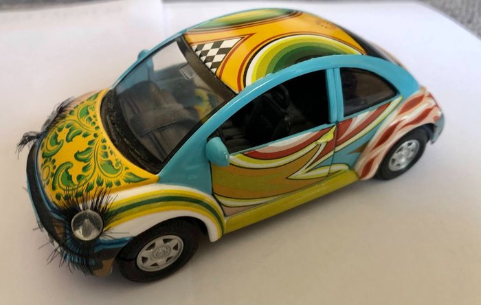 Tom's Drag 1:18 - 1 - Cabriomodell - Volkswagen - New Beetle 1998 - Modell 9748