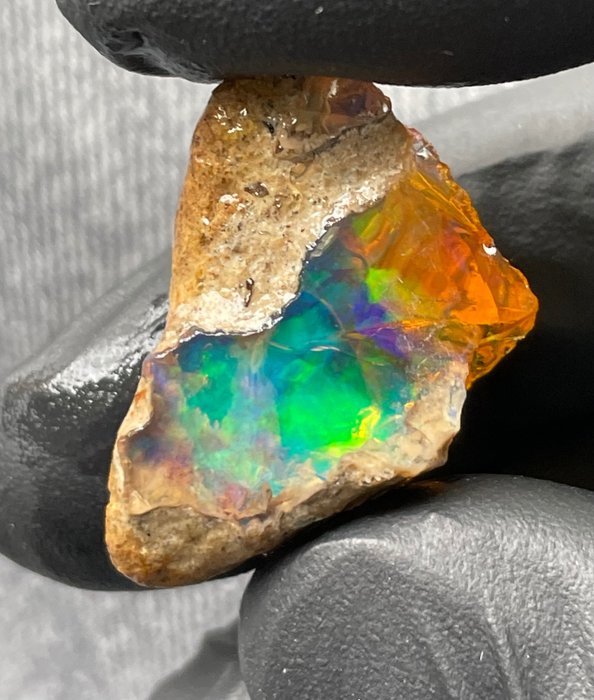 Opal 20 cts Kristallopal rau- 4 g
