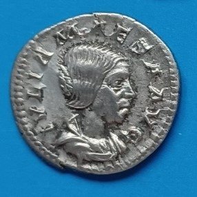 Römisches Reich. Julia Maesa (Augusta, 218-224/5 n.u.Z.). Denarius
