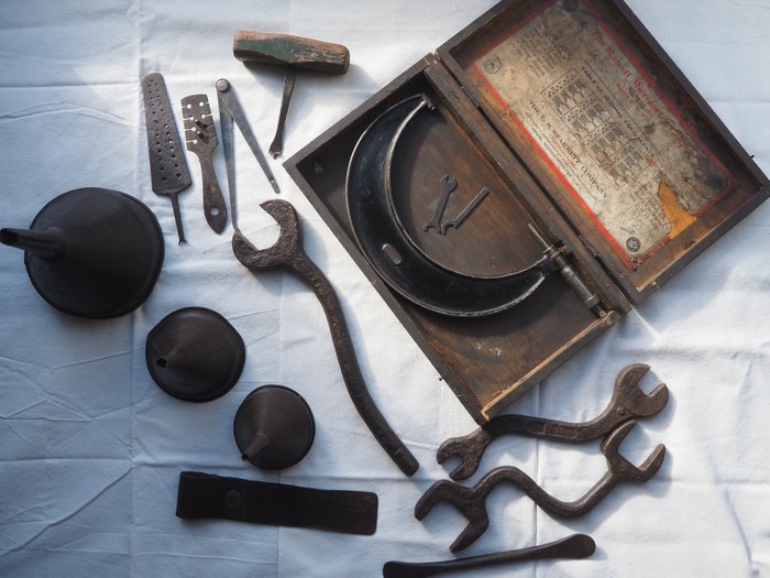 Antique Tools - Motoring & Engineers, Early Blacksmithed Iron Forged - Arbeitswerkzeug