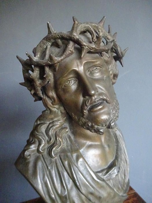 A.F. - Mellszobor, Mooi in brons kleur gepatineerde buste van Jezus met Doornenkroon - 35 cm - Spiáter