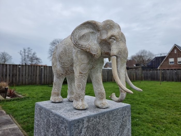 Statue, Large Ibiza Style Elephant - 30 cm - Harz