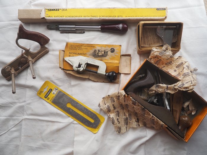 Antique But Rare New Stanley Plane & Tools - Woodworking - Herramienta de trabajo