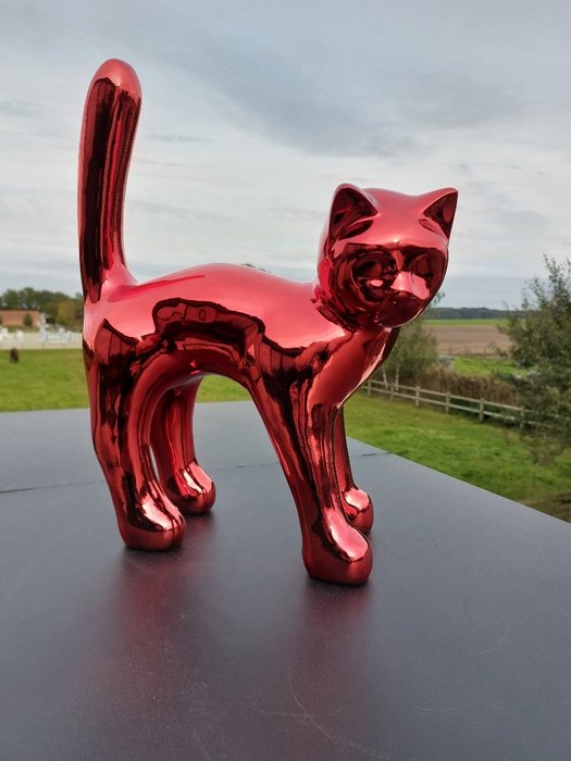 Beeld, beautiful image of cat in chrome red color - 46 cm - polyresin