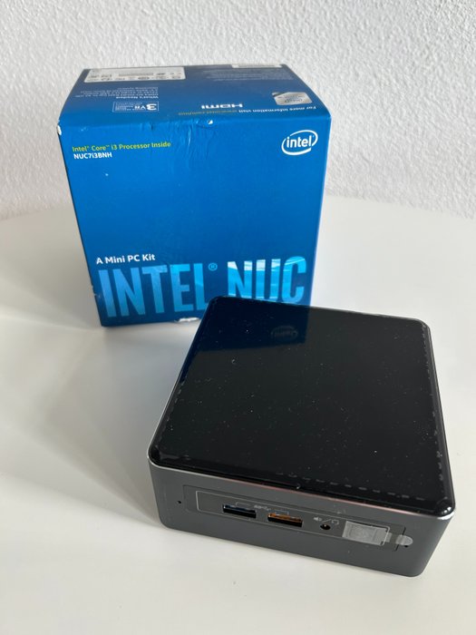 Intel NUC mini PC kit - Komputer (1) - W oryginalnym pudełku