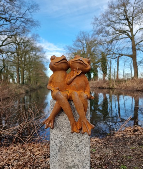 Beeldje - Frogs in love - IJzer (gegoten/gesmeed)
