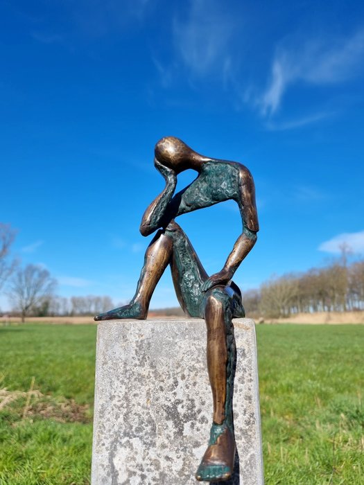 Figurine - Modernist deep emotional sculpture - Bronze