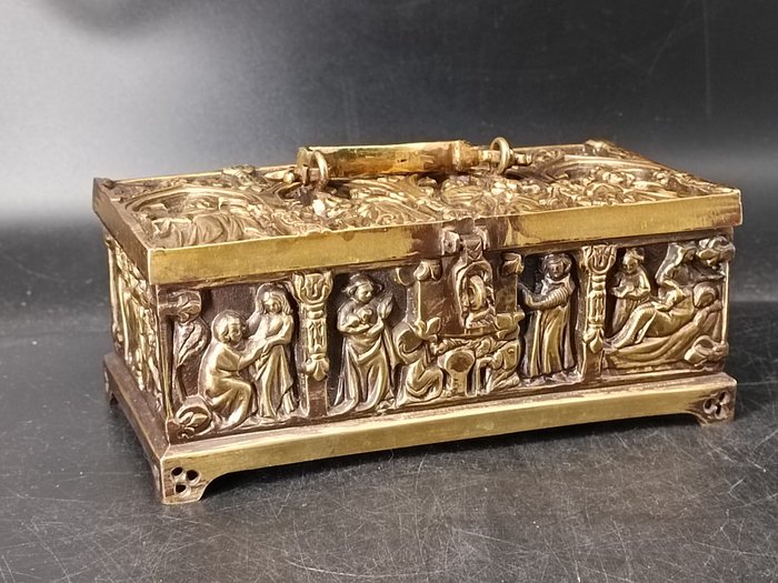 珠宝盒 - 圣物箱 - 黄铜色