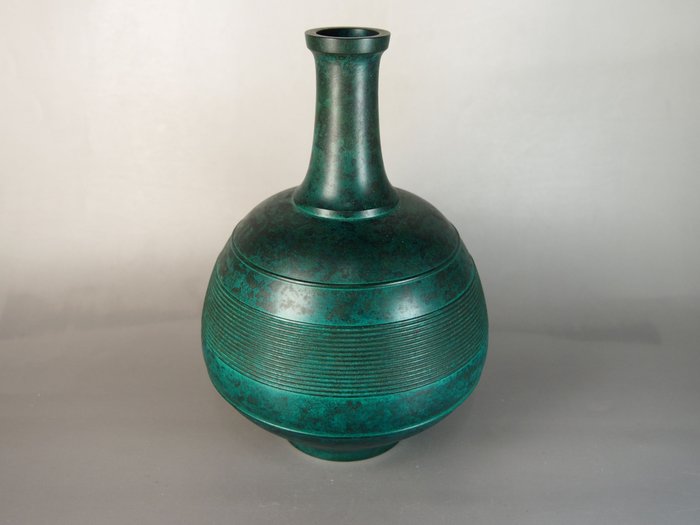 Vase - metall - Japan  (Ingen reservasjonspris)
