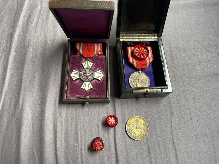日本 - 奖章 - 3 red cross medal japan silver