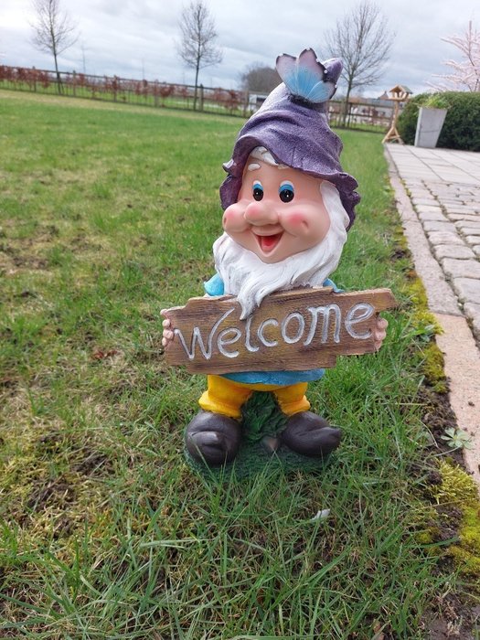 Staty, very finely finished garden statue gnome sing welcome - 41 cm - polyharts