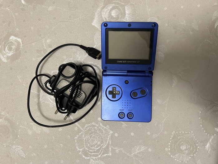 Nintendo - Gameboy Advance SP + Pokémon games - Videospill konsoll