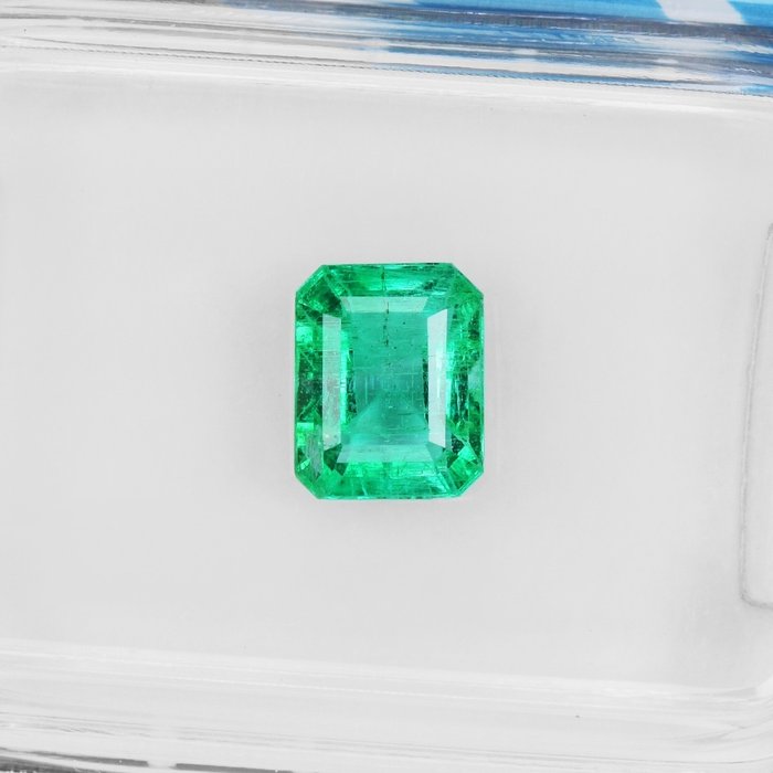 Green Emerald - 0.91 ct