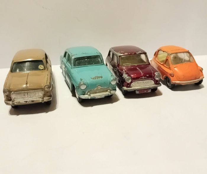Corgi 1:43 - 4 - Modell liten stadsbil - Austin Cambridge (ref. 201),  Ford Consul (ref. 200),  Morris Mini (ref. 226), Heinkel Bubble Car