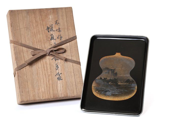 Landscape in Gourd Maki-e Tray by Heian Zohiko 平安象彦 with Original Wooden Box - Taca - Drewno lakierowane