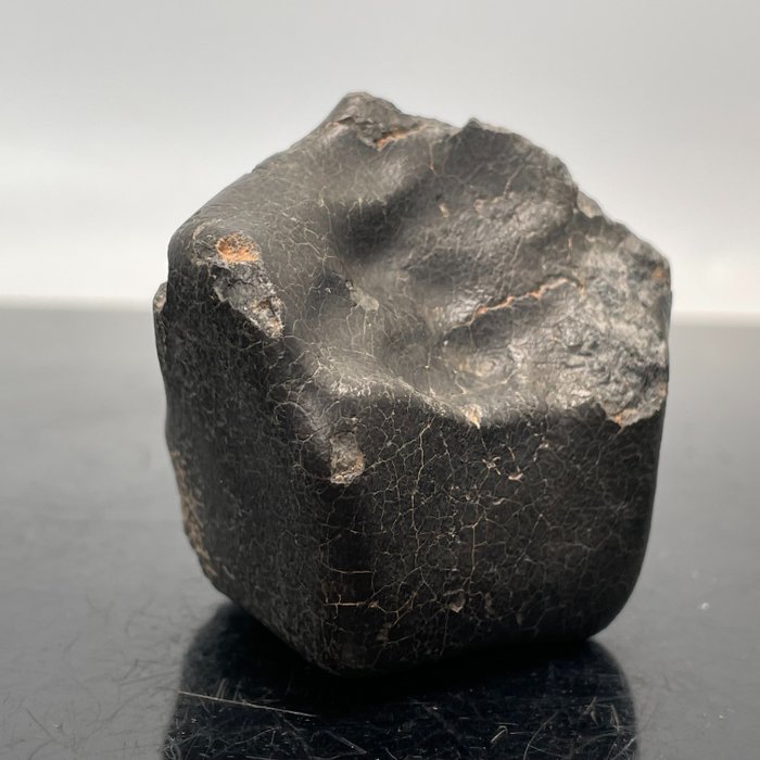 Museolaatu, eksklusiivinen!!!! Eucrite VESTA Asteroidista, NWA 13940, kutistuva kuori - 141 g