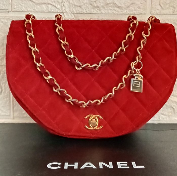 Chanel - Olkahihnallinen laukku