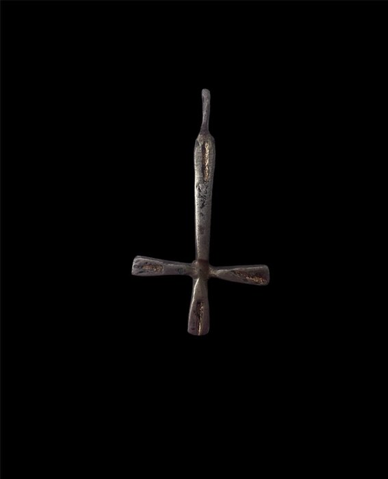 Średniowieczny, Epoka Krzyżowców Srebro wisiorek (krzyż) - 29 mm
