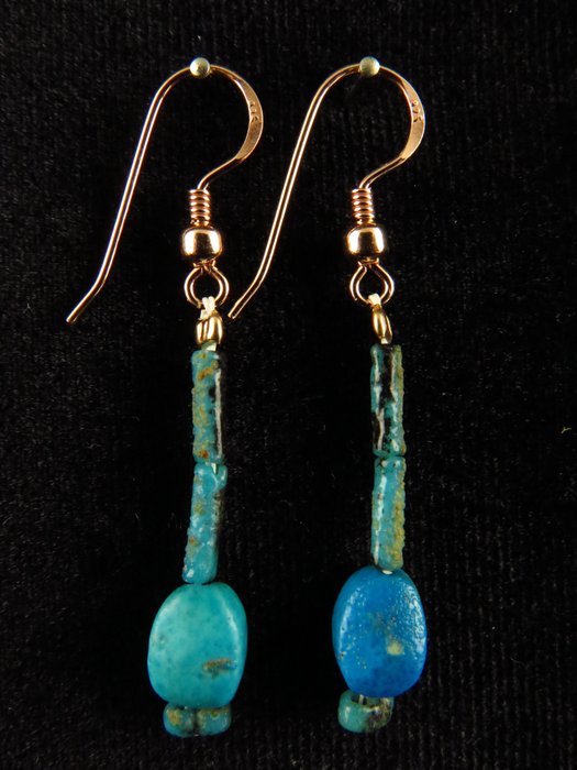 古埃及 由藍色陶木乃伊珠和聖甲蟲製成的耳環 - 4.5 cm