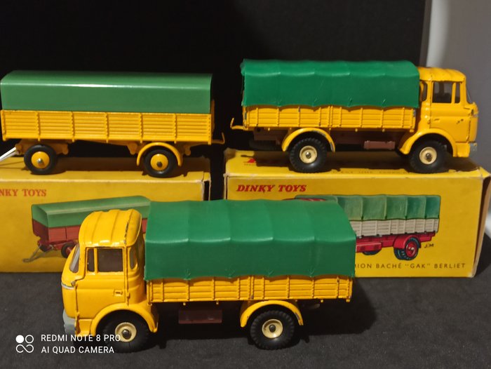 Dinky Toys 1:43 - 3 - Modellauto - ref. 584/70 Camion bâché GAK Berliet / remorque bachés made in France