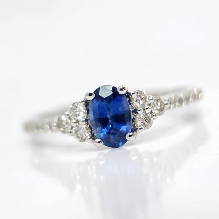 Fără preț de rezervă - 0.70 ct Blue Sapphire & 0.20 ct F-G Diamond Ring - 1.99 gr Inel - Aur alb Safir - Diamant 