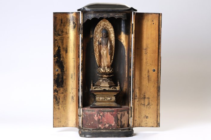 Amida Buddha 阿弥陀如来 Statue with Zushi Altar Cabinet - 雕刻 木 - 日本 - 明治時期（1868-1912）