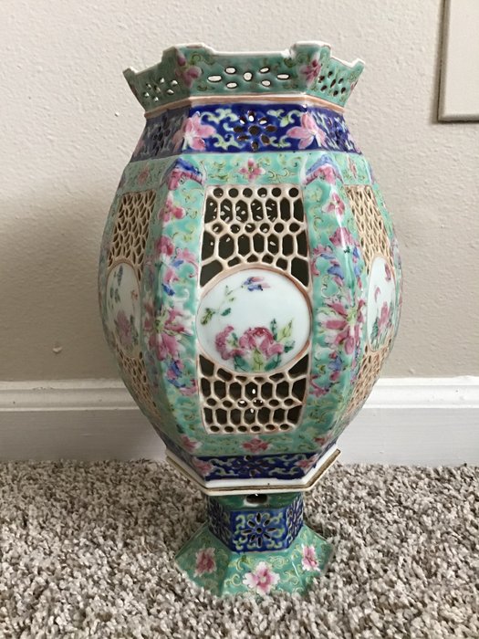 Lampe med montert vase - Keramikk