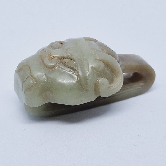 Westasiatisch Jade Halb menschliche, halb tierische Gottheitskopf-Gürtelschnalle - 56 mm