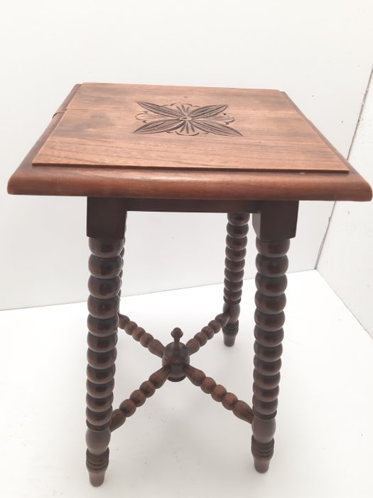 Side table - 植物桌扭曲 - 木