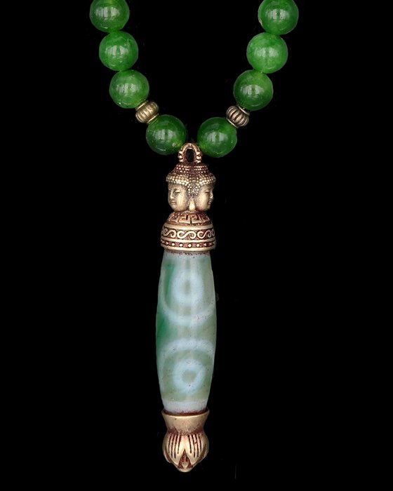 Smaragd - Buddhistische Halskette – Dzi mit 3 Augen „Grüne Tara“ – Verschluss aus 14-karätigem GF-Gold – - Halskette mit Anhänger