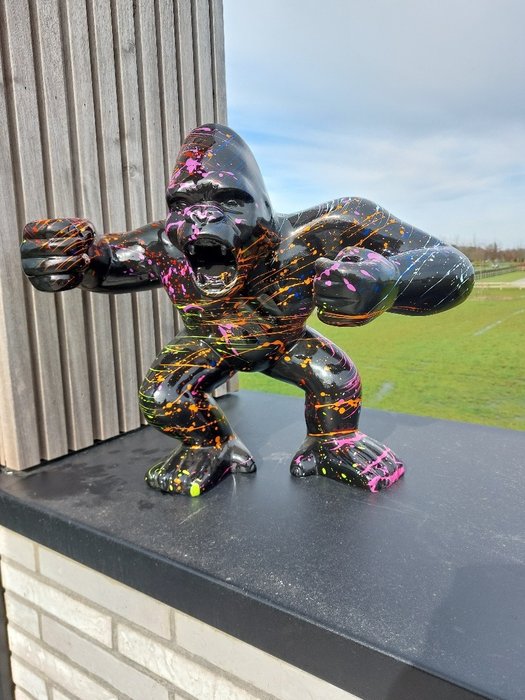 Szobor, large sculpture of a roaring monkey painted with running paint - 43 cm - polirezin