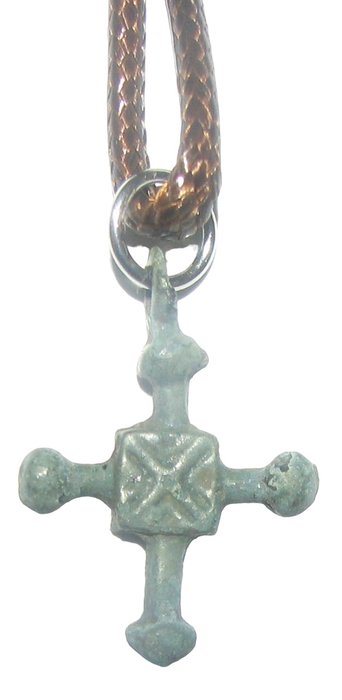 中世紀，十字軍時代 青銅色, 無底價。吊墜 十字架 - 24 mm